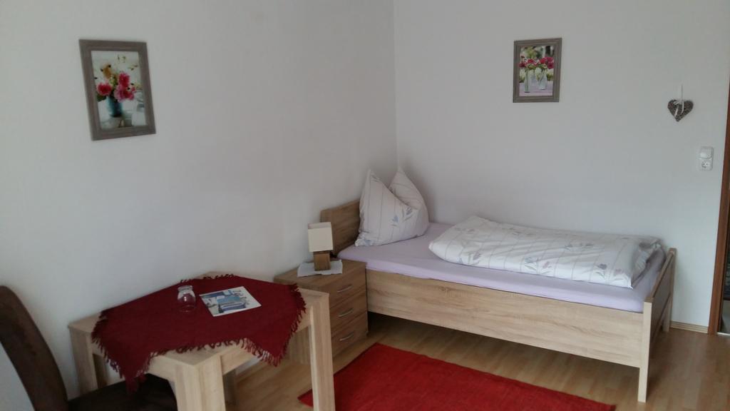 Gaestehaus Poeppl Unterwössen Chambre photo